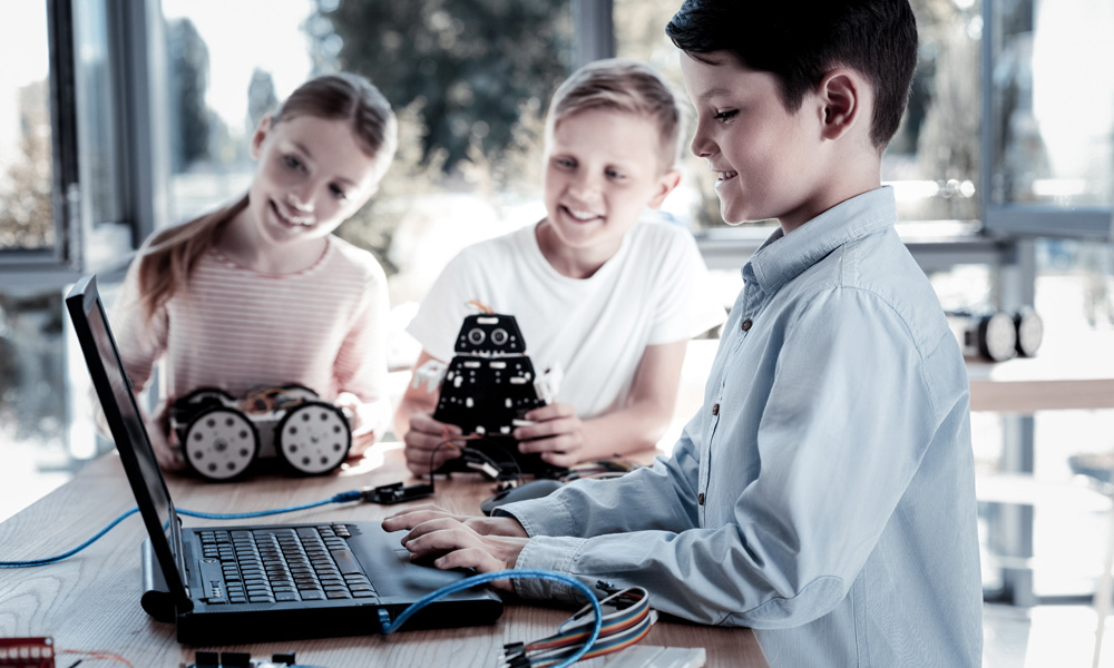 Osoby uczące się z wykorzystaniem komputera